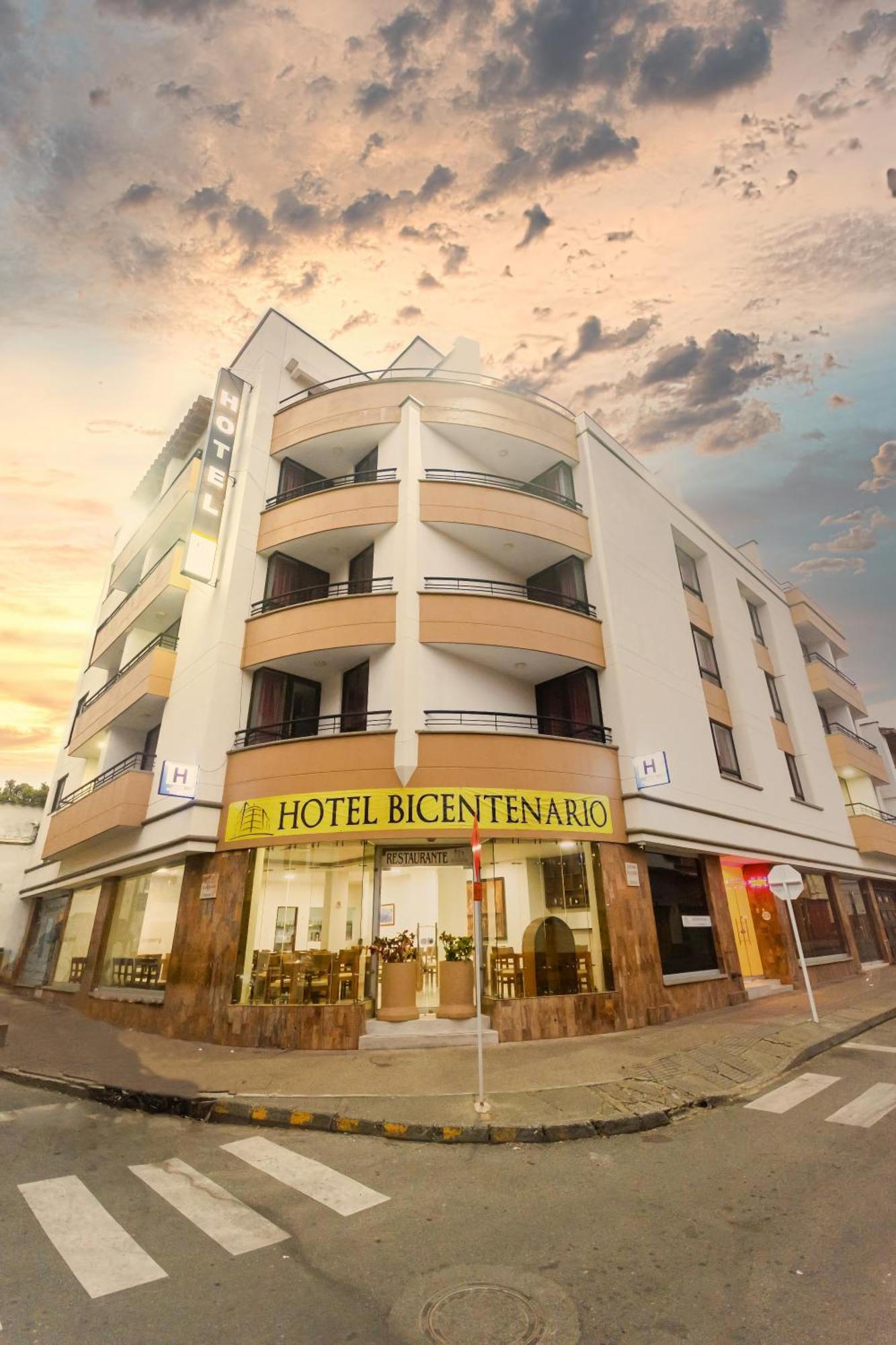Hotel Bicentenario ริโอเนโกร ภายนอก รูปภาพ